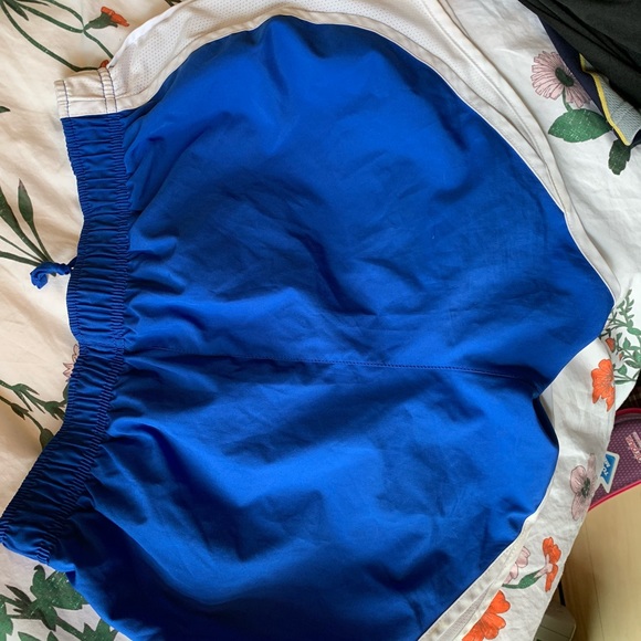 Nike running shorts in blue - Picture 2 of 2